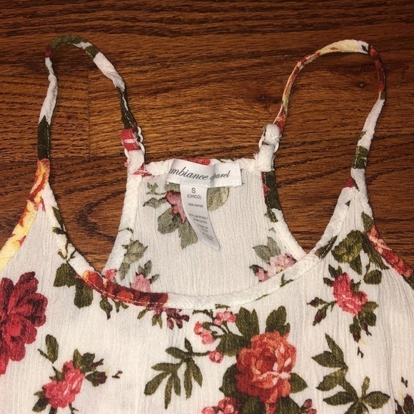 Floral Crop Top - Picture 5 of 8